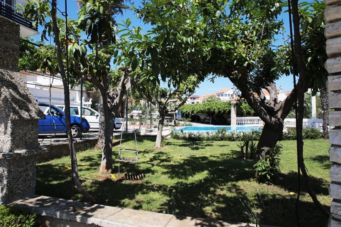 Apartments And Rooms Bozena Vodice Exterior photo