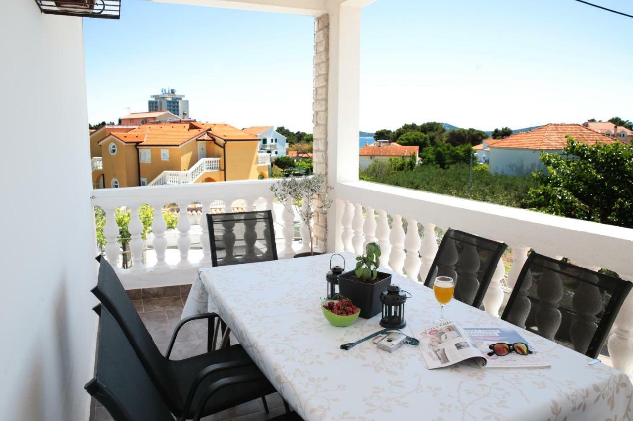 Apartments And Rooms Bozena Vodice Exterior photo